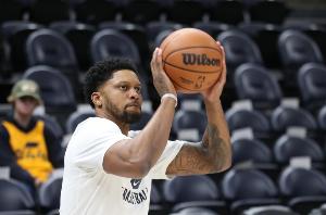 她几乎没有 她几乎没有