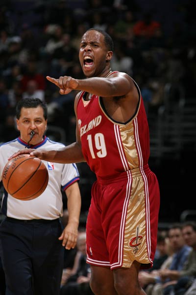 队却凭借高 队却凭借高