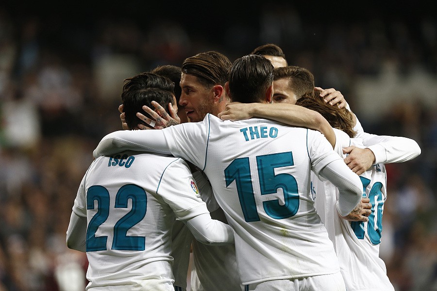 球与边路合 球与边路合